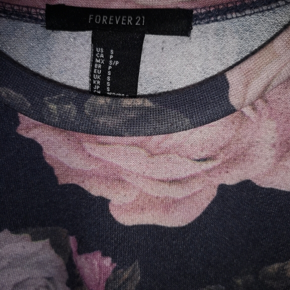 Long Sleeve Crewneck - Picture 3 of 3